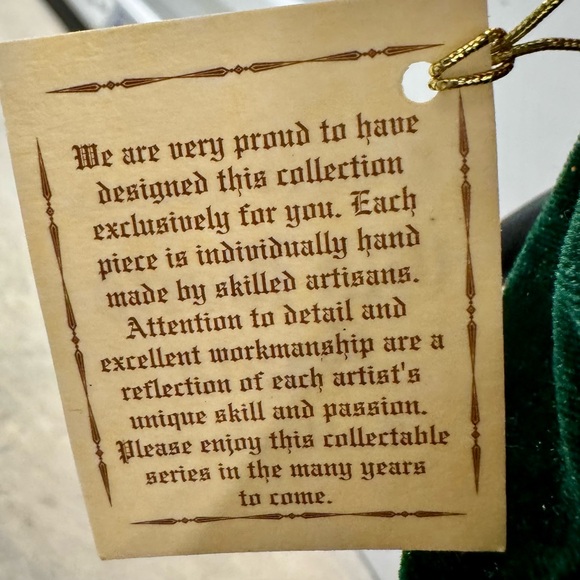 Santa Claus Figurine with Golf Clubs - Picture 4 of 10